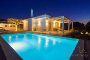 Piscina in villa privata a Trapani Marsala Sicilia