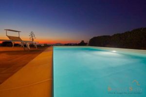 Piscina in villa privata a Trapani Marsala Sicilia